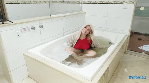 Wetlook girl