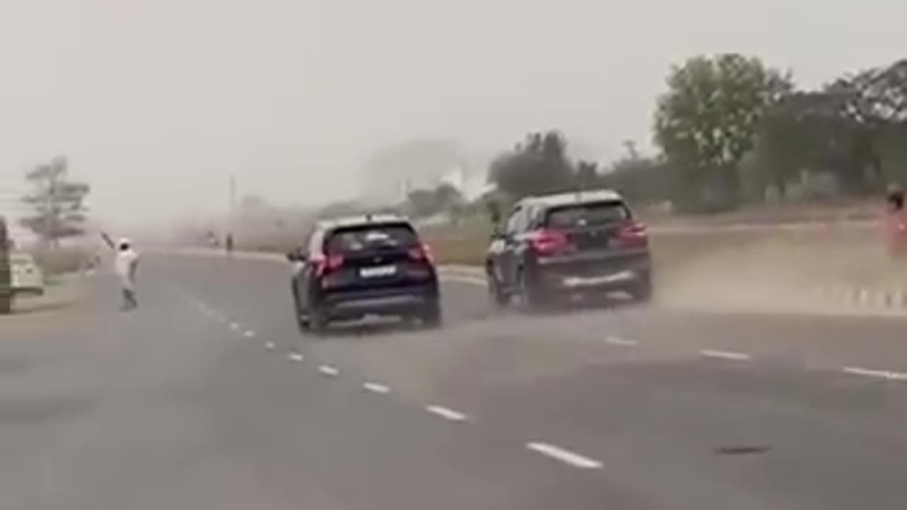 Mhindra xuv 700 VS BMW X5 Drag race