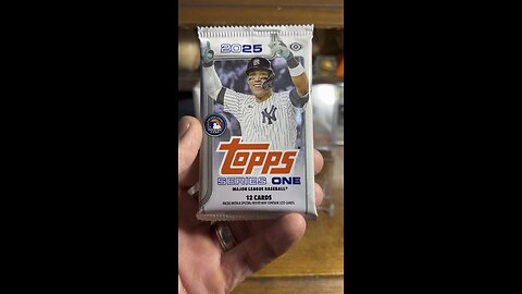 2025 Topps Series 1 baseball cards pack opening