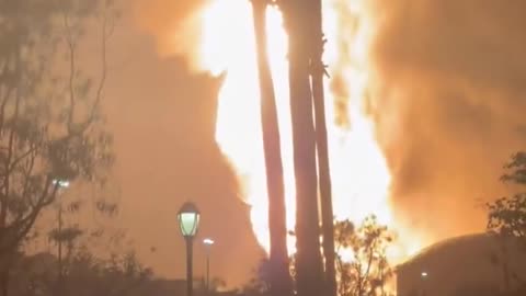 A powerful fire broke out at the Chevron oil refinery in Southern California