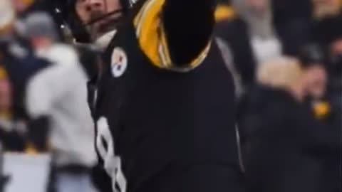 Rodgers Eyes Steelers Future Through 2026