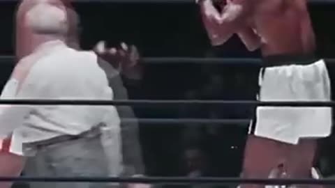 Muhammad Ali’s head movement