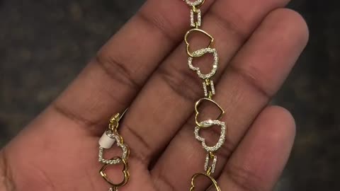10k Gold 1.09Ctw Diamonds Heart Bracelet