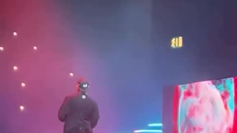 [ACROBATICS] Chris Brown Front Flips Into "Drunk Texting" Performance 🤸‍♂️🎤