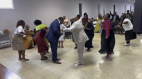 Praise your way out!! #praisebreak 💃🏽💃🏽🕺🏾🕺🏾