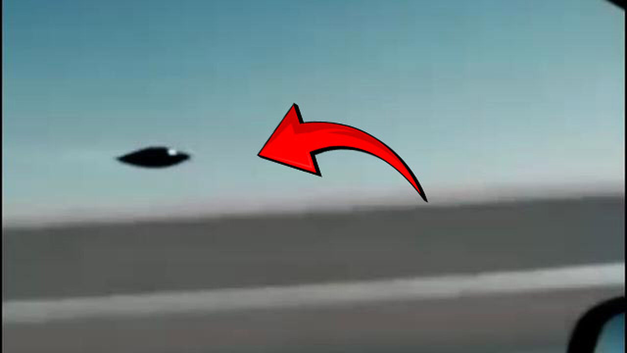 Ein Augenzeuge liefert sich eine spektakuläre Verfolgungsjagd in seinem Hypercar mit einem UFO