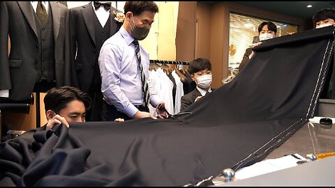 process of making custom suits by veteran tailor with 40 years experience. Korean master taylor