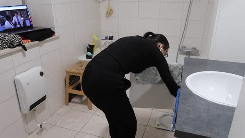 Clean The Bathroom With Me - real time, ambient sounds, no music, no breaks ｜ 20 minutes