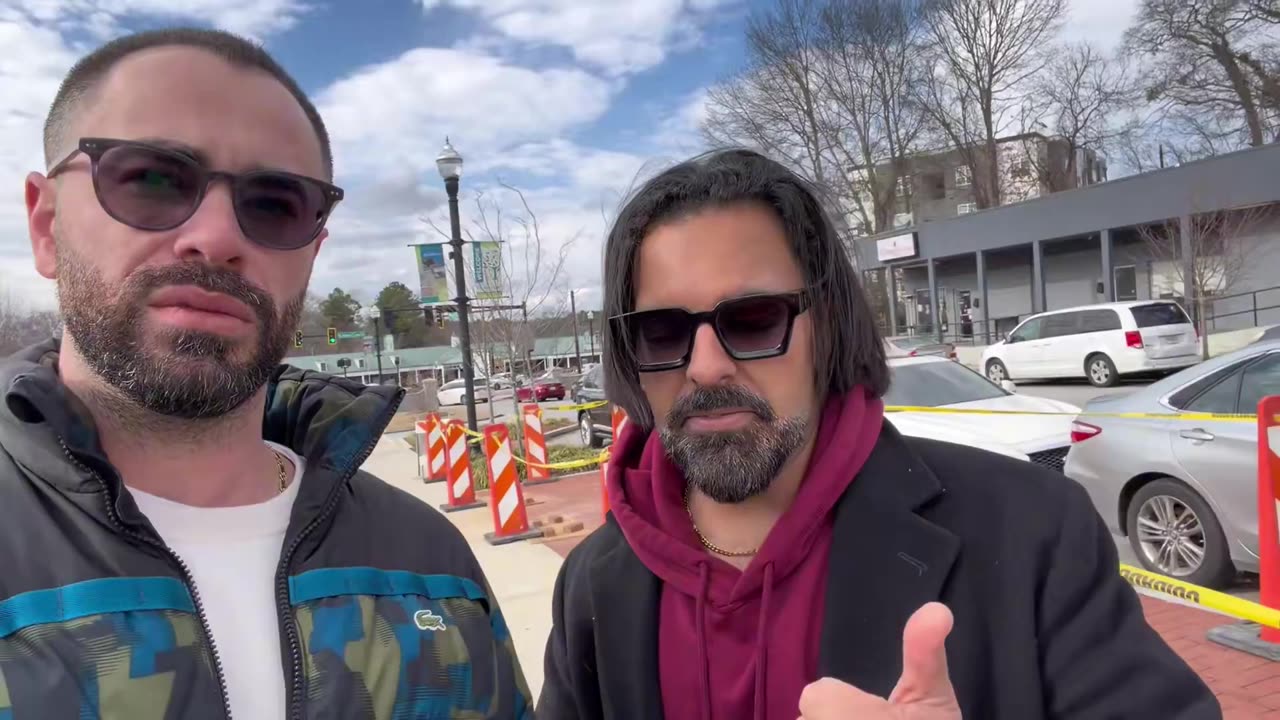 Why Are There 5 Obamacare Enrollment Centers in Just Two Plazas in America’s Largest Refugee City?