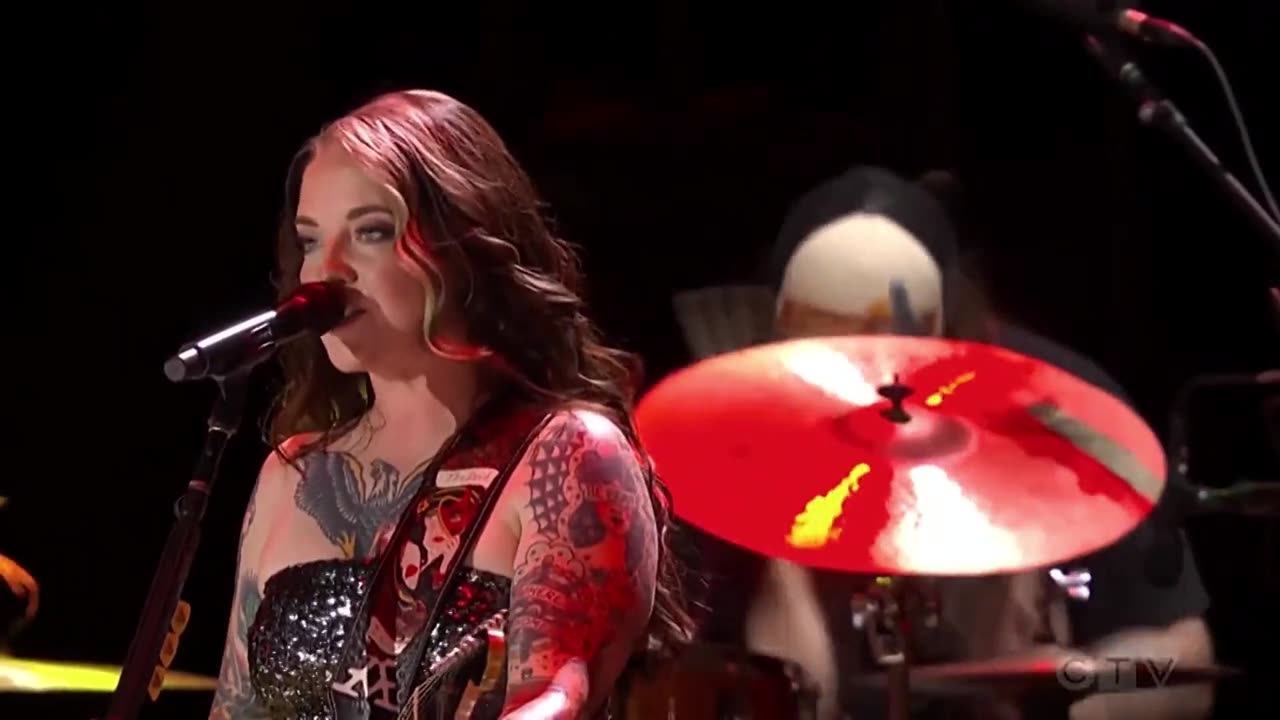 The Devil I Know - Ashley McBryde (live)