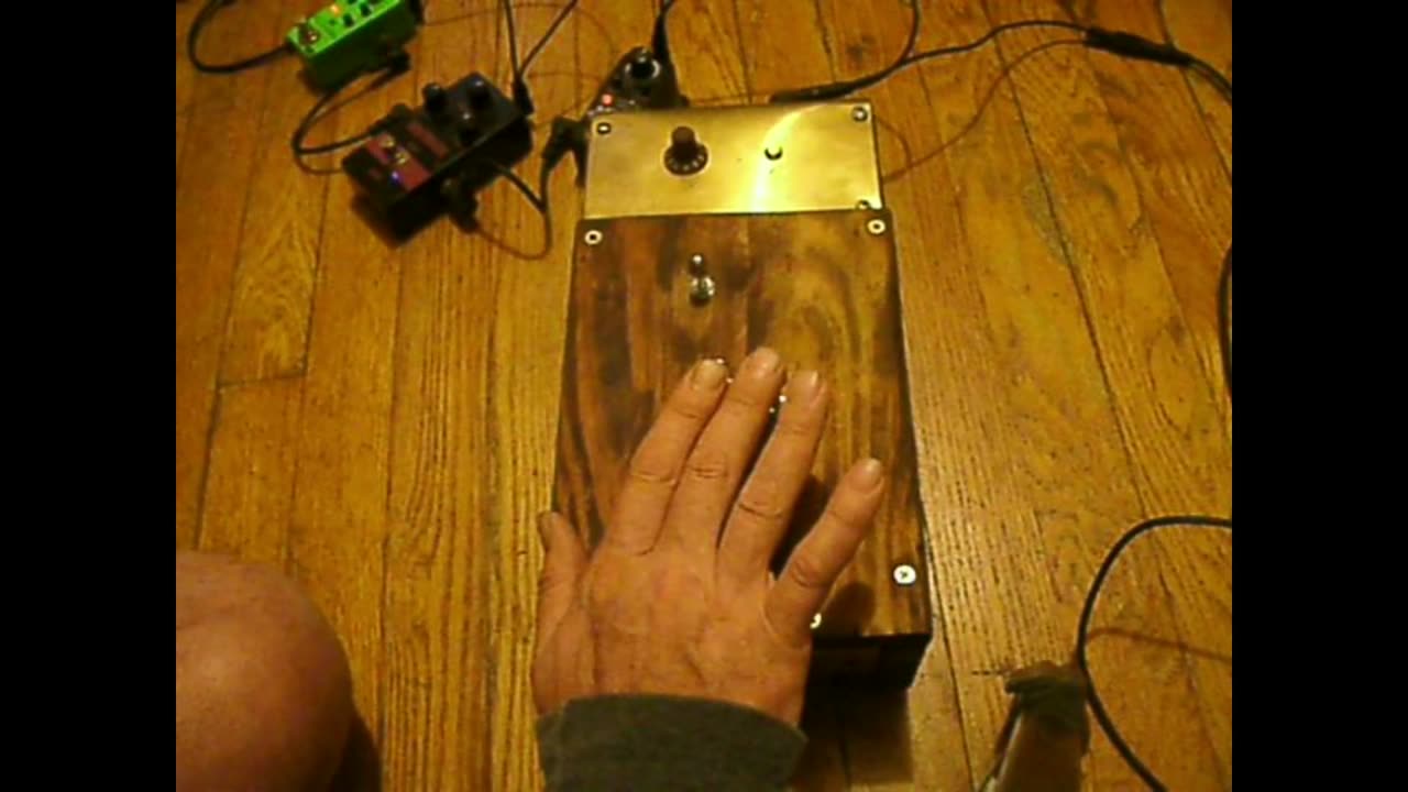 touch control glitch harsh noise organ synth