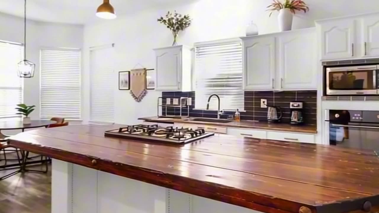 Lakefront Luxury Retreat