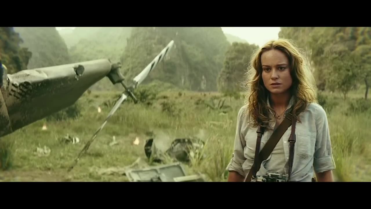 Kong Saves Giant Buffalo Scene - Kong: Skull Island