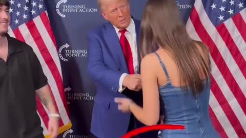 Donald Trump with Beautiful Girl 😳😳