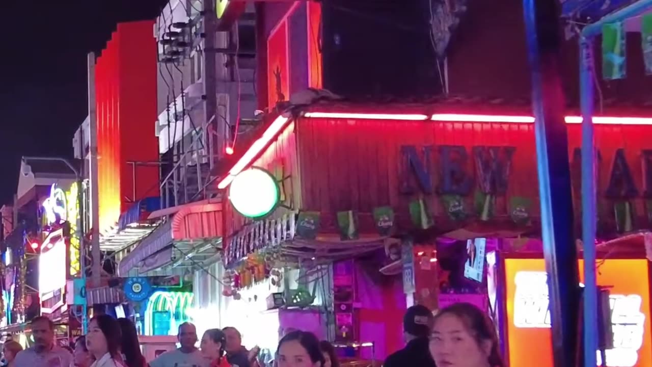 [4K] Best quality! Walking street Pattaya. So many freelancers waiting!