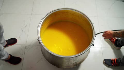 I MADE A GIANT FANTA FROM 1 TON OF ORANGES!!!