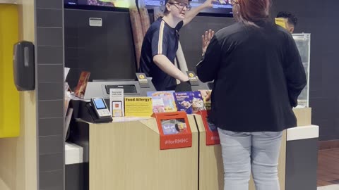 Fast Food Worker Starts Shouting Over Manager's Treatment