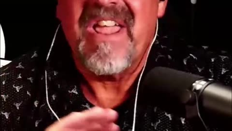 Cranberry Sauce Debate: Christmas Tradition Showdown!