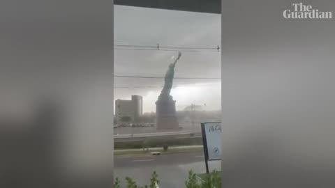 Shocking Moment! Statue of Liberty Replica Collapses in Powerful Winds in Brazil 🇧🇷💨