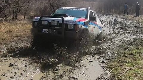 Ford Maverik vs Nissan King Cab in Mud Off-road 🧐