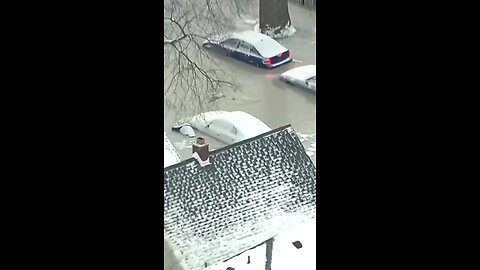 🚨 Detroit Water Main Break Turns Streets Into Ice Traps! 🚗❄️