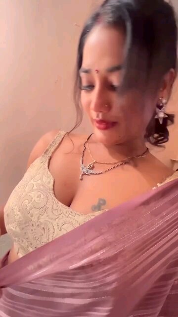 Beautiful Bhabhi 💋