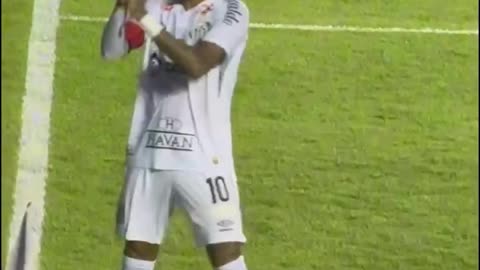 Não existe um ângulo em que esse gol não tenha sido épico