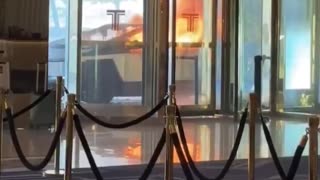 NOTICE THIS VIDEO OF A CYBERTRUCK ON FIRE OUTSIDE THE TRUMP HOTEL ⚠️