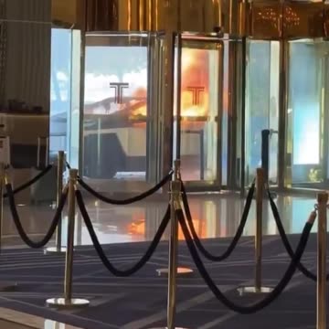 NOTICE THIS VIDEO OF A CYBERTRUCK ON FIRE OUTSIDE THE TRUMP HOTEL ⚠️