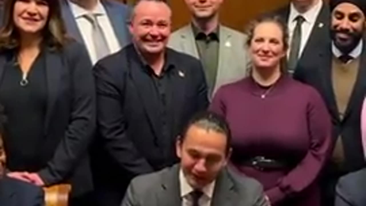 Manitoba diverse Premier Wab Kinew Signs Executive Order to Remove US Liquor