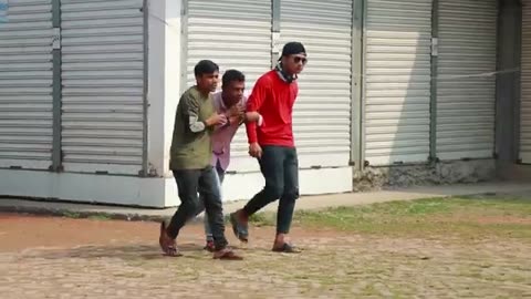 Fake gun prank RUN RUN!!!🤣😂🤣😂🤣