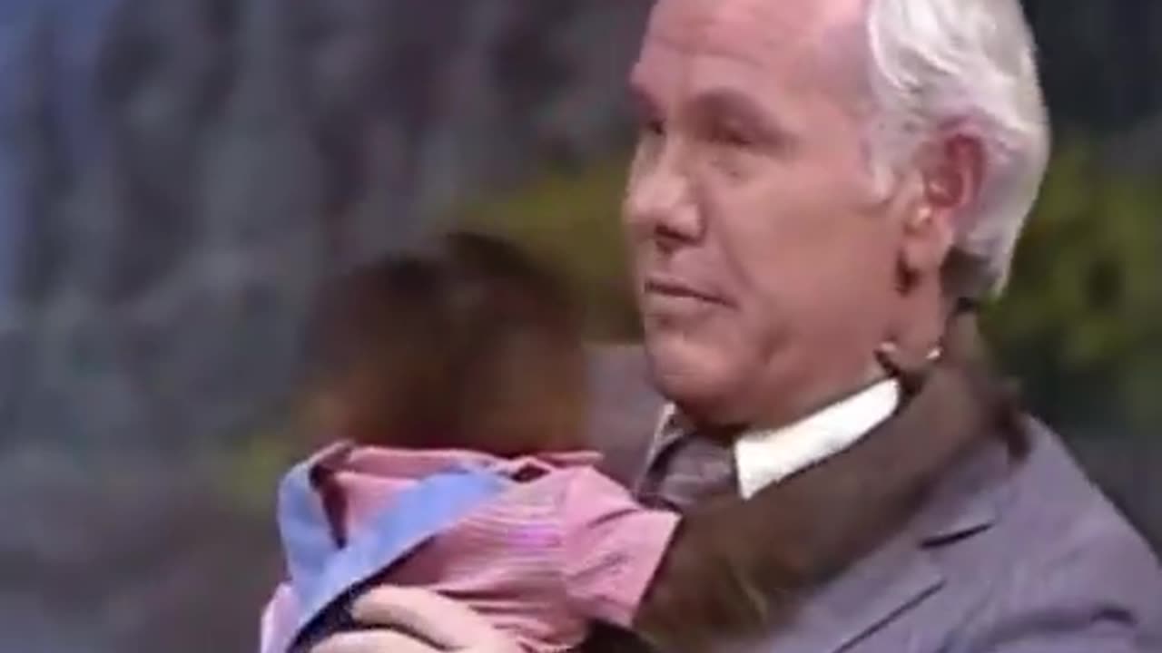 Retro Monday - Johnny Carson hugging a baby orangutan, 1978.