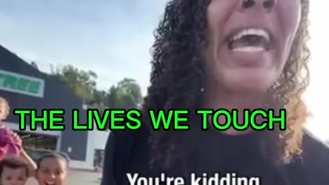 She Wrapped Her Own Surprise Gift Without Knowing! Her Reaction Will Melt Your Heart 🎁 #motivation