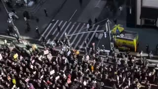 Protests Continue in Minneapolis After ICE Shooting — So Far Mostly Peaceful