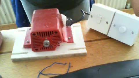 How to build your own Van Der Graaf Generator - motor wiring 2