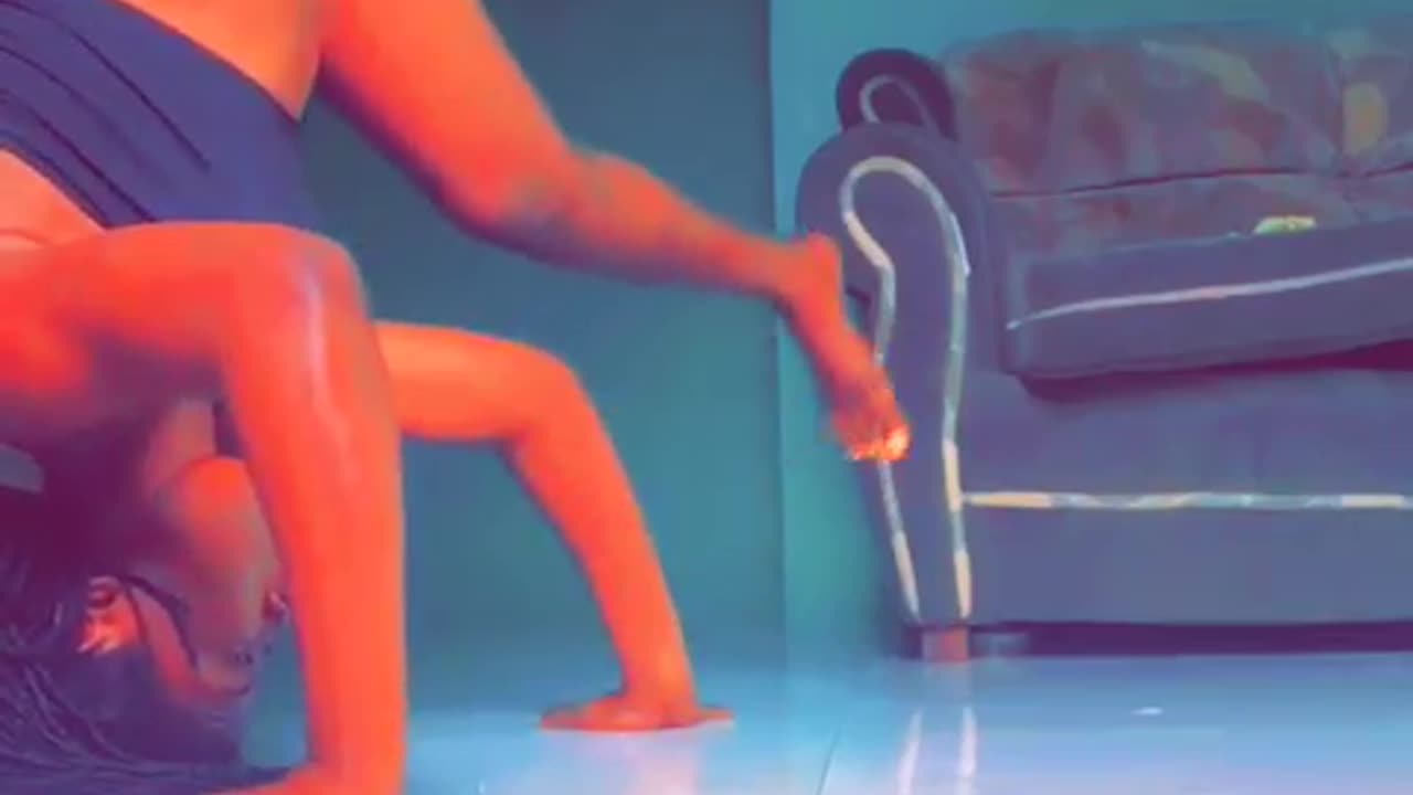 Twerking freestyle.