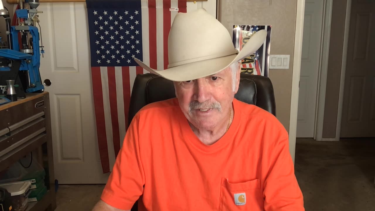 Trump Doesn't Even Know Where He Is, But He Has His Finger On The Nuclear Trigger!