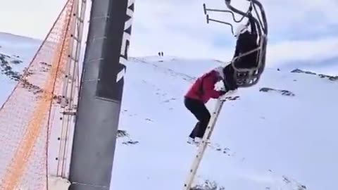 Këputet teleferiku në Spanjë