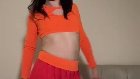 A candy tgirl dancing to you