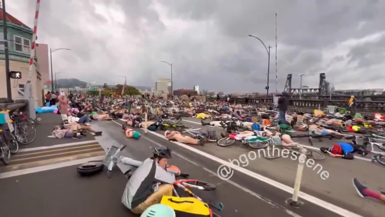🚨 NOW: Portland leftists are blocking roads while holding a "NUDE DIE-IN" to "protest ICE"