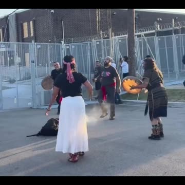 Liberals cast the Montezuma's Revenge” curse on federal agents at an ICE facility