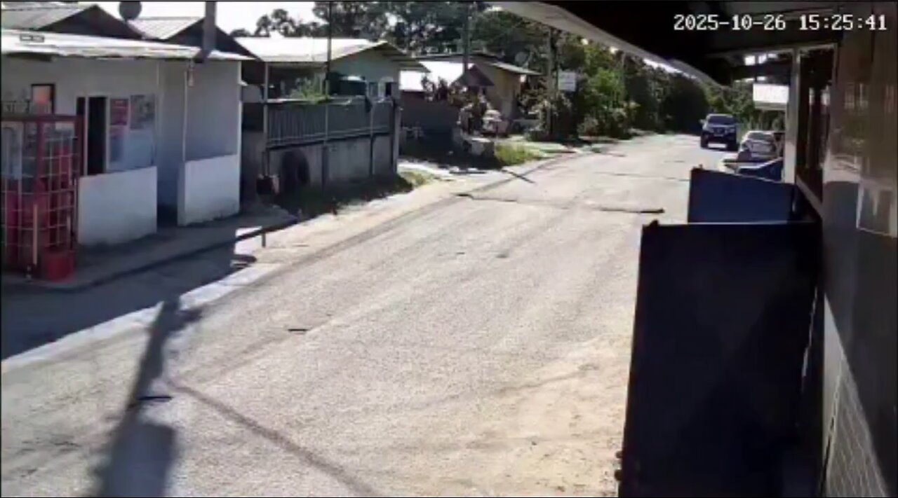 Never Let No One Walk Up On You This Close Or This Will Happen