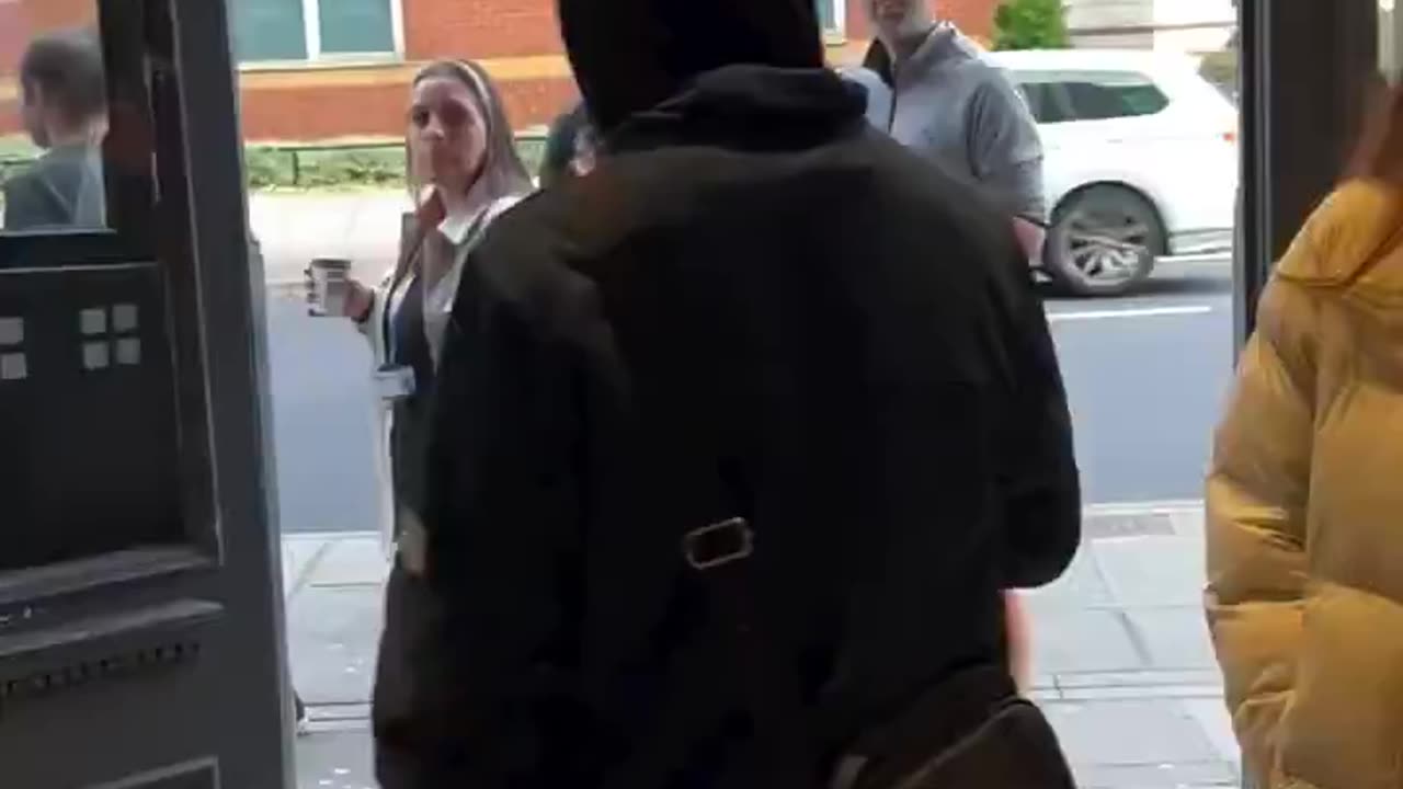 Every day in the UK you can watch Greggs get robbed on Livestreams