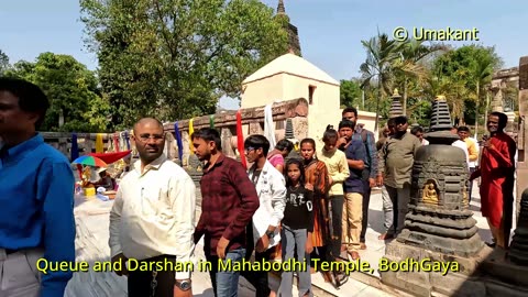 Gaya-010-Queue And Darshan In Mahabodhi Temple, Bodhgaya