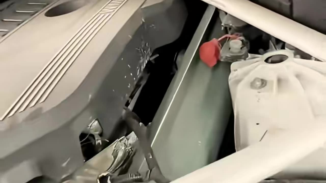 ✨👕 Fold a Towel in 2 Seconds With This Genius Method! | LifeHacksDaily