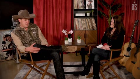 Off the Record: Jon Pardi Reveals How Tom Petty and Jay Joyce Inspired 'Honkytonk Hollywood'