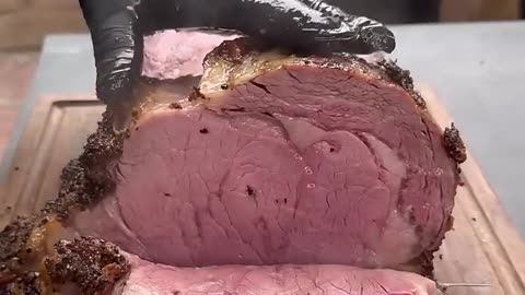 Perfectly cooked prime rib