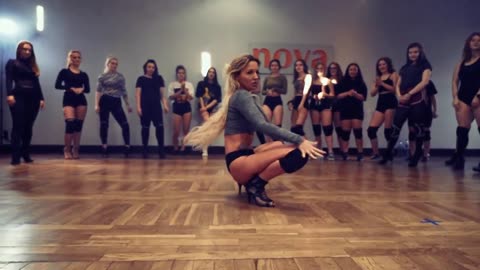 Doja Cat - Streets __ Claudia Redheaded sexy choreography