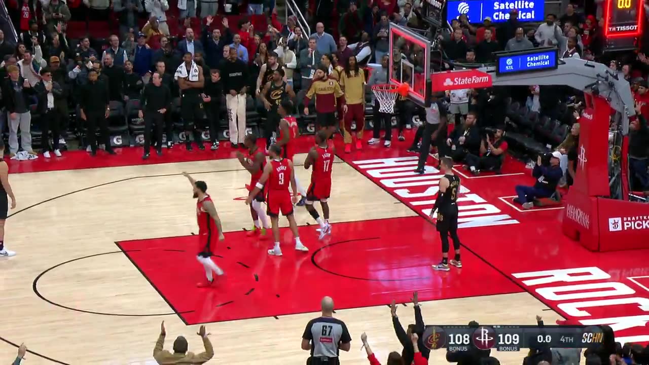 NBA - The Rockets get the stop and escape with the win over Cleveland!
