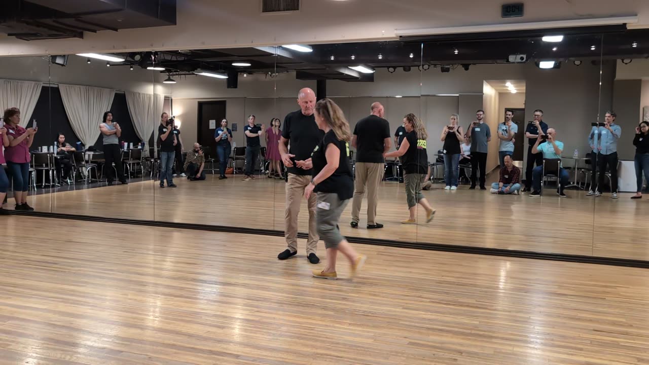 West Coast Swing @ Studio 22 with Wes Neese 20250924 220010488